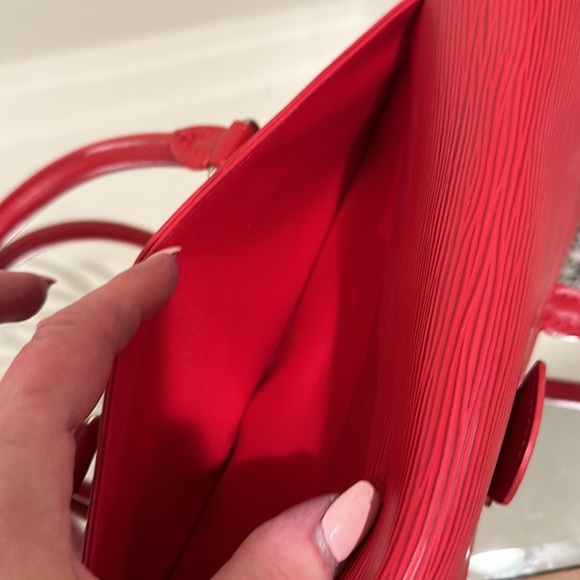 Louis Vuitton epi-BNWT - Picture 7 of 12